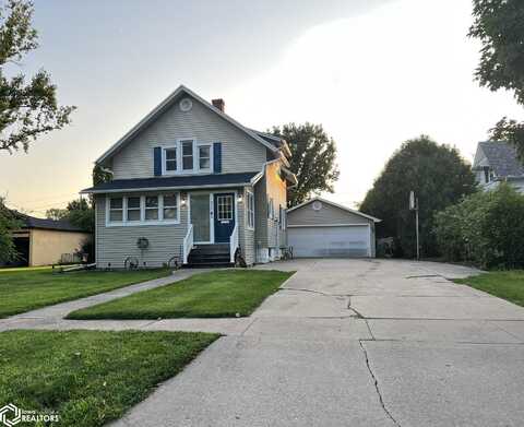 915 Elm Street, Grinnell, IA 50112