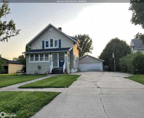 915 Elm Street, Grinnell, IA 50112