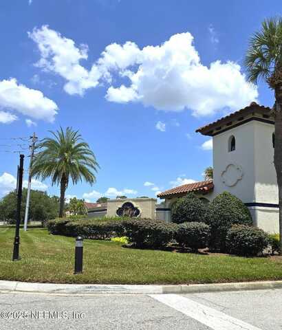 3809 LAVISTA Circle unit: 221, Jacksonville, FL 32217