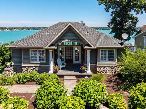 6540 W South Lake Gage Drive, Angola, IN 46703