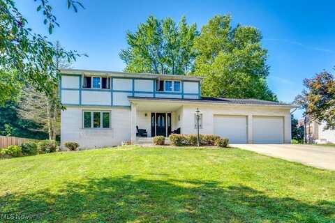 2218 Hiddenbrook Street NE, Canton, OH 44721