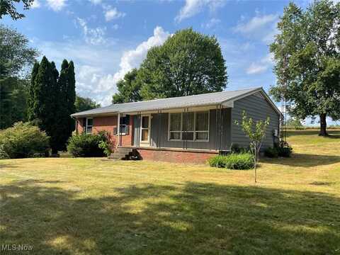 1238 Alamo Road SE, Carrollton, OH 44615