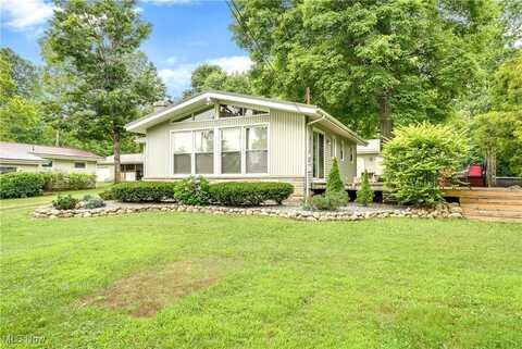 6009 Bole Drive, Andover, OH 44003