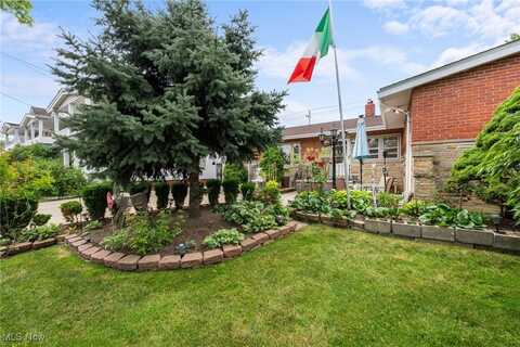 894 London, Cleveland, OH 44119