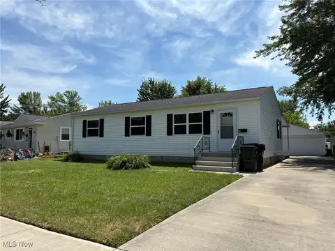 921 Rosewood Drive, Elyria, OH 44035