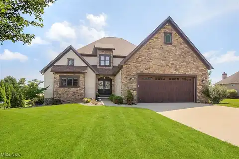 7662 Rolling Green Avenue NW, Massillon, OH 44646