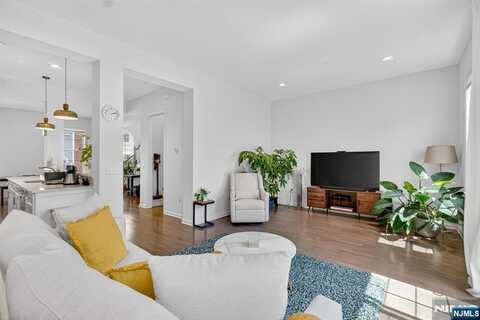 283 Bradley Drive, Wood Ridge, NJ 07075