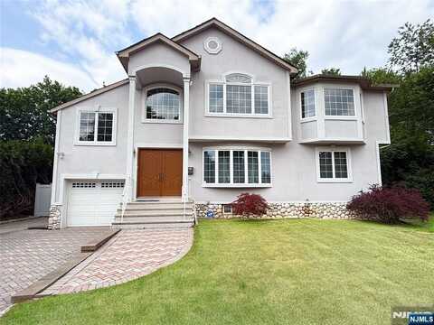 39-05 Knott Terrace, Fair Lawn, NJ 07410