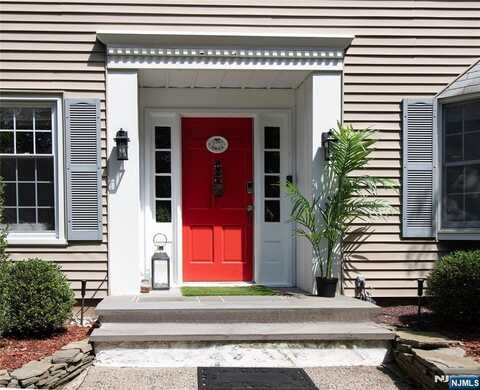 28 Mohawk Avenue, Norwood, NJ 07648
