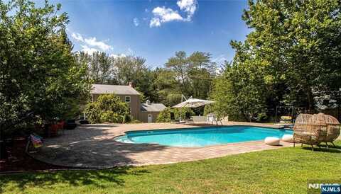 28 Mohawk Avenue, Norwood, NJ 07648