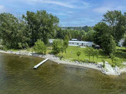 279 Hunter North Road, Alburgh, VT 05440