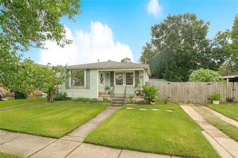 2309 PLAZA Drive, Chalmette, LA 70043