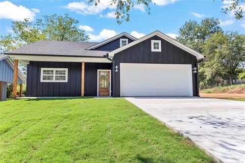 222 W 12th Avenue, Bristow, OK 74010