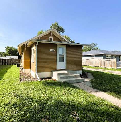 220 E 27th, South Sioux City, NE 68776