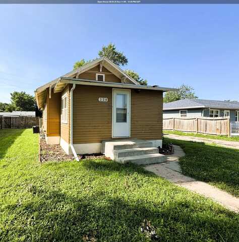 220 E 27th, South Sioux City, NE 68776