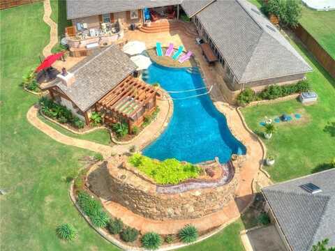 700 SW 45th Street, Moore, OK 73160