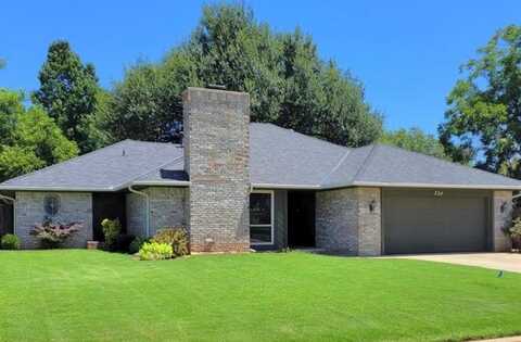 724 Three Oaks Drive, Midwest City, OK 73130
