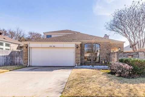 1932 Realistic Drive, Bedford, TX 76021