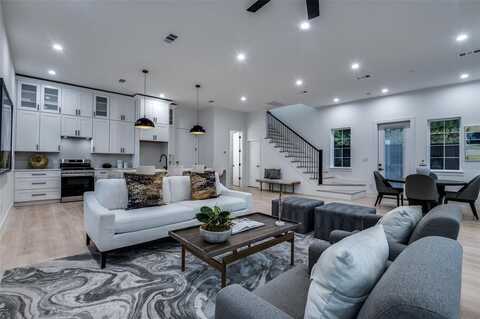 324 N Patton Avenue, Dallas, TX 75203