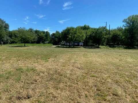 308 E Walnut, Whitewright, TX 75491