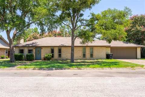 517 S Kirby Street, Pilot Point, TX 76258