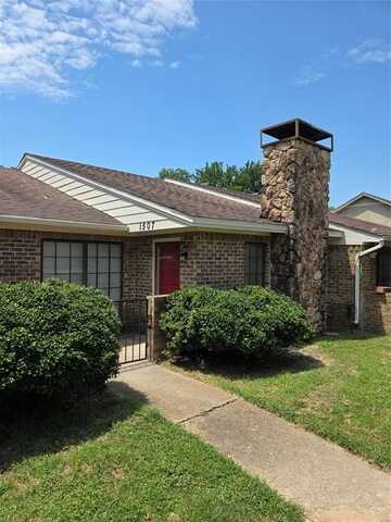 1507 Cherrycrest Street, Dallas, TX 75228