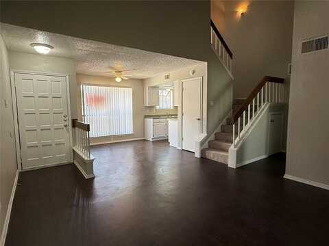 2128 Park Willow Lane, Arlington, TX 76011