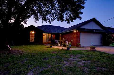 3952 Country Meadows Circle, Granbury, TX 76049