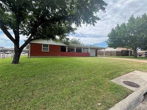 501 Branch Circle W, White Settlement, TX 76108