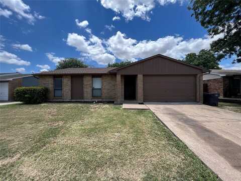 5809 Deerfoot Trail, Fort Worth, TX 76131