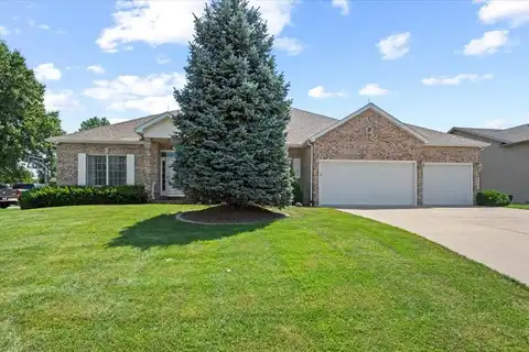 114 Heatherstone Dr, Chatham, IL 62629