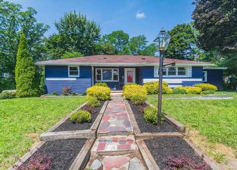 14 Windsor Dr, New Windsor, NY 12553