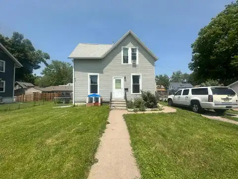 810 E Denison Ave, Davenport, IA 52803