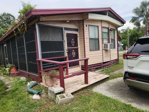 1120 53rd Avenue East, Bradenton, FL 34203