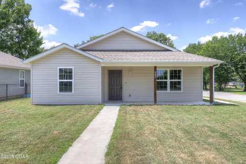802 S McKinley Avenue, Joplin, MO 64801