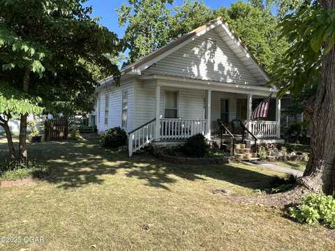 1514 S Main Street, Carthage, MO 64836