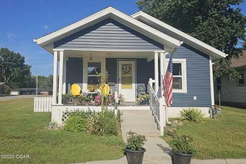 2002 Chouteau Avenue, Baxter Springs, KS 66713
