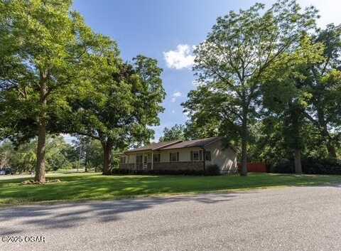 320 N 3rd Street, Chetopa, KS 67336