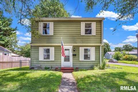 300 EDGEWOOD Drive, Pekin, IL 61554