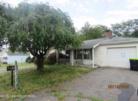 555 S Garfield Avenue, Frackville, PA 17931