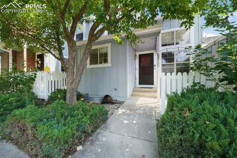6985 Los Reyes Circle, Colorado Springs, CO 80918