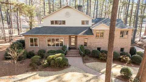 17 Mcmichael Drive, Pinehurst, NC 28374