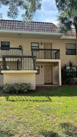 6796 S Palmetto Cir, Boca Raton, FL 33433