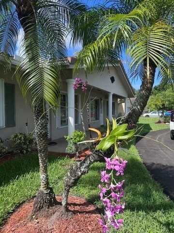 8398 NW 35th St, Coral Springs, FL 33065