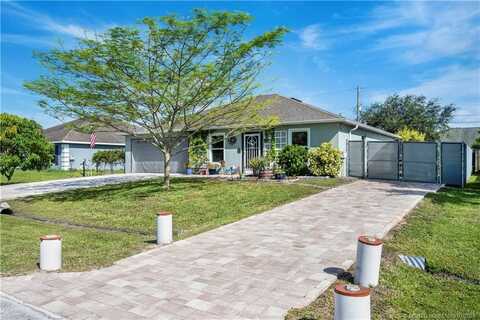 962 SW McElroy Avenue, Port Saint Lucie, FL 34953
