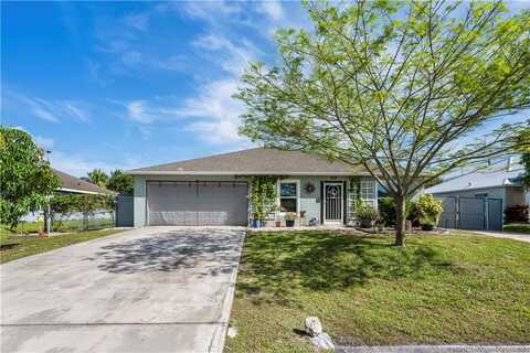 962 SW McElroy Avenue, Port Saint Lucie, FL 34953