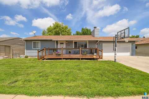 2004 E Madison St, Sioux Falls, SD 57103