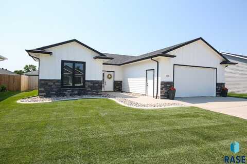 105 E Birchwood Dr, Brandon, SD 57005