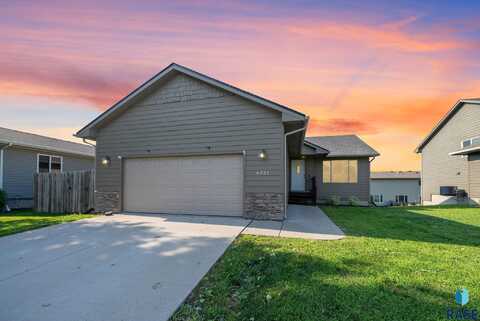 6521 W Amber St, Sioux Falls, SD 57107