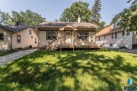 1609 S Norton Ave, Sioux Falls, SD 57105